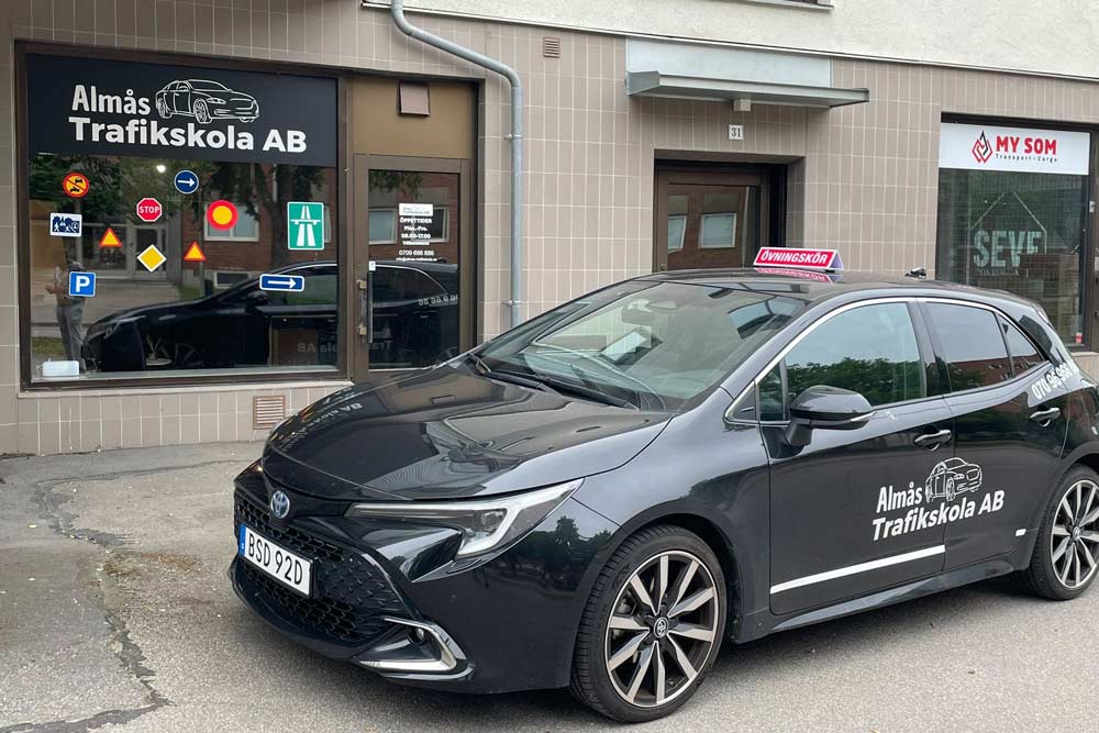 Almås Trafikskolas övningskörningsbil